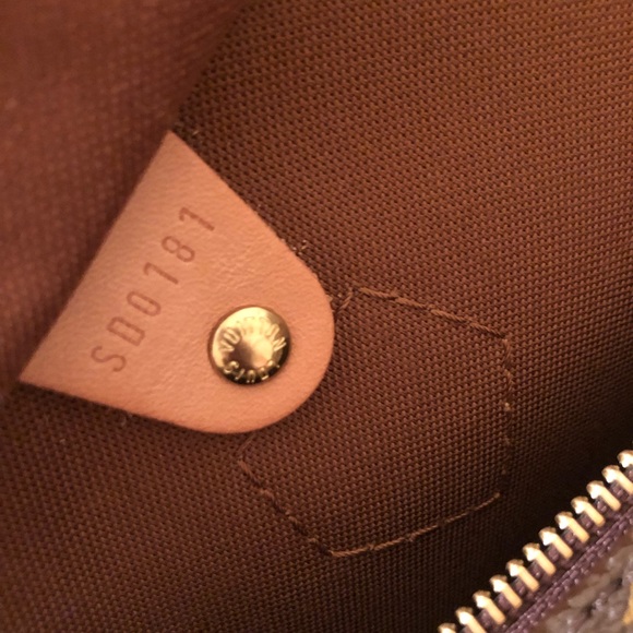 Authentic LV Speedy 35 - Monogram 💥 - Picture 7 of 8